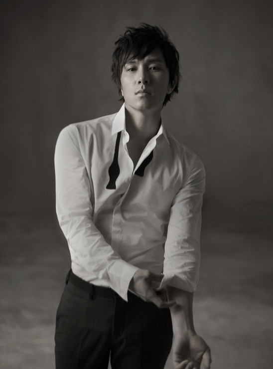 김동완(가수/신화)
그룹 신화의 김동완이 KBS 일일극 ‘힘내요, 미스터김’의 주연으로 발탁돼 안방극장에 컴백한다.
오는 11월 방송하는 ‘힘내요 미스터 김’은 현재 방영 중인 ‘별도 달도 따줄게’의 후속작으로 따뜻한 가족애와 달달한 로맨스를 그린 가족극이다.