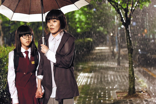 김새론(좌/배우),김윤진(우/배우)
Korea’s homegrown films are doing better than ever at the box office, with its market share rising to nearly 80 percent in the past weekend.