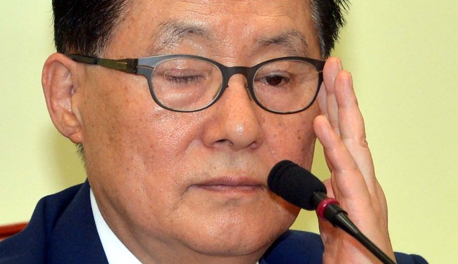 민주통합당 박지원 원내대표가 28일 국회에서 대책회의를 주재하고 있다. 박현구 기자phko@heraldcorp.com 2012.08.28