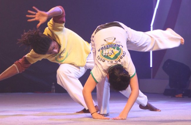 CDO Seoul’s Instrutor Zumbi vies against a capoeira challenger.   Munair Simpson