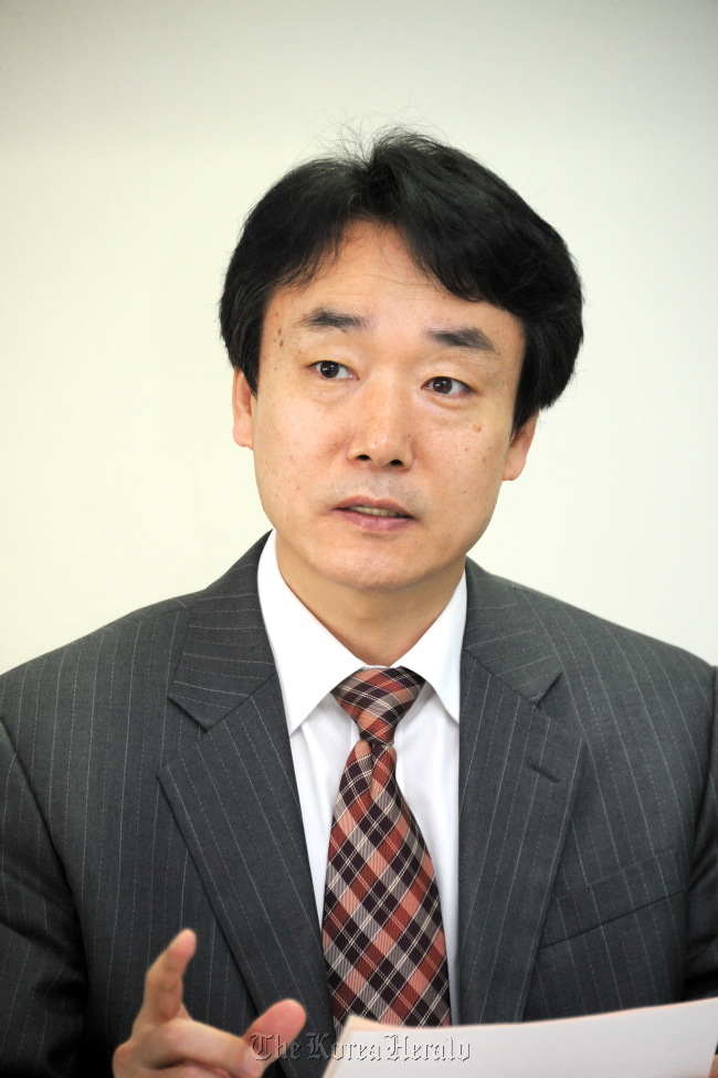 Kim Yong-ha, head of KFS’s Global Forest Resources and Trade
Division   KFS
