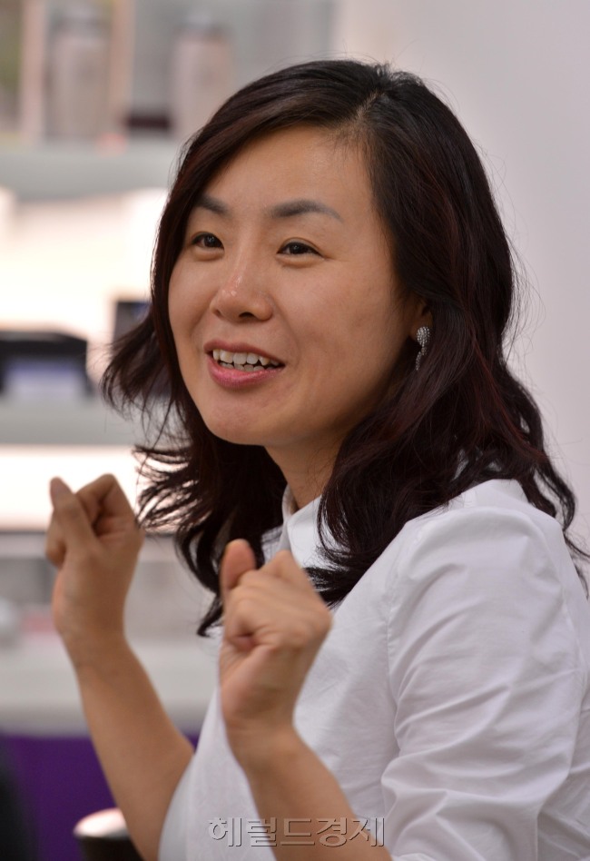 박혜린 옴니시스템 회장 인터뷰. <br />이상섭 기자. babtong@heraldm.com 2012.08.07
박혜린 옴니시스템 회장 인터뷰.
이상섭 기자. babtong@heraldm.com 2012.08.07
