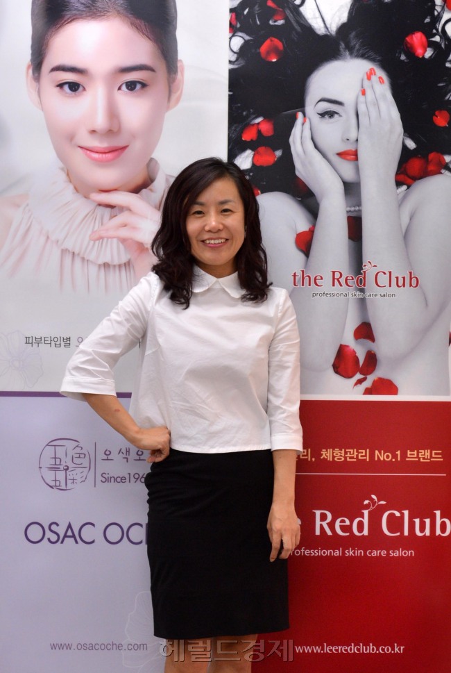 박혜린 옴니시스템 회장 인터뷰. <br />이상섭 기자. babtong@heraldm.com 2012.08.07
박혜린 옴니시스템 회장 인터뷰.
이상섭 기자. babtong@heraldm.com 2012.08.07