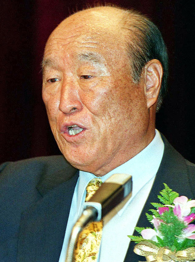 문선명(문용명/종교인/통일교총재)
Rev. Moon Sun-myung, founder of the Unification Church, has gone into critical organ failure and is on life support, the church said in a statement on Friday.