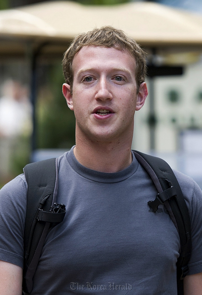 마크 주커버그(우/Mark Zuckerberg/기업인/페이스북CEO)
Mark Zuckerberg, founder and CEO of Facebook.   Bloomberg