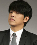 류시원(배우)
배우 류시원의 1차 이혼 조정 현장에서 고성이 오갔다는 증언이 나왔다.
SBS ‘좋은 아침’의 3일 방송분에서는 지난달 28일 서울 서초동 가정법원에서 진행된 류시원과 아내 조모 씨의 1차 이혼 조정 현장을 찾았다.