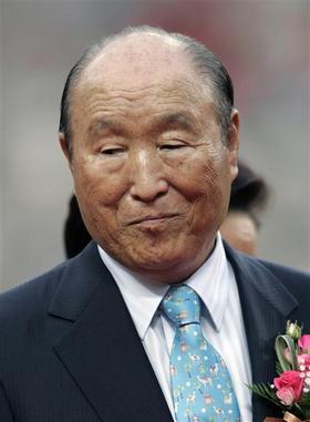 문선명(문용명/종교인/통일교총재)
통일교 창시자인 문선명(92) 총재가 3일 새벽 별세하면서 통일교를 비롯한 재단의 향방과 후계 구도에도 관심이 쏠리고 있다.