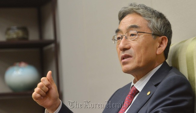 Kim Jun-young, president of Sungkyunkwan University.   Kim Myung-sub/The Korea Herald