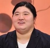 장미란(역도선수/고양시청)
4일 방송예정인 KBS 2TV ‘김승우의 승승장구’ 에서는 올림픽 여자 특집 1탄으로 장미란이 출연, 몰래 온 손님으로는 수영선수 박태환이 등장한다.
이날 방송에서 박태환은 “요즘 미란 누나의 관심사는 꽃꽂이”이라고 밝혀 장미란을 당황하게 했다.