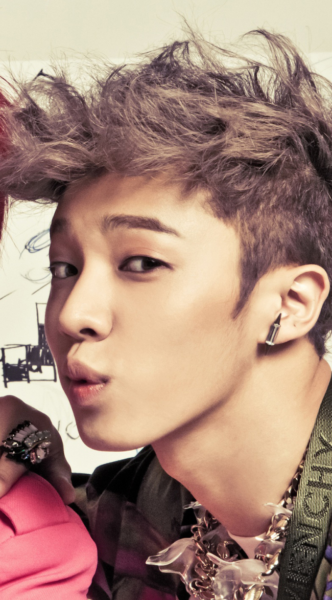 이기광(가수/비스트)
아이돌그룹 비스트의 멤버 이기광이 외모서열에서 하위권에 그쳤다.
최근 진행된 케이블채널 MBC에브리원 ‘주간아이돌’ 녹화에서는 비스트가 출연, 멤버들이 직접 외모 서열을 꼽았다.