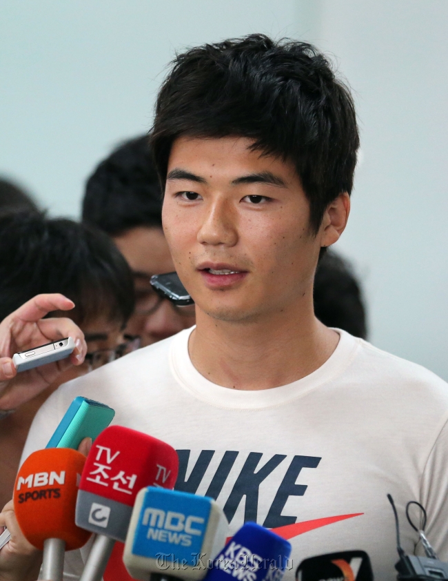 Ki Sung-yueng
기성용(축구선수/스완지 시티AFC/MF)