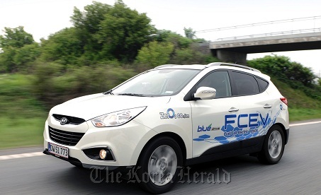 The hydrogen fuel cell edition of Tucson ix   Hyundai Motor