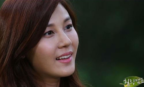 김하늘(배우)
배우 김하늘이 최근 인기리에 종영한 SBS 드라마 ‘신사의 품격(이하 신품)’ 남자 주인공 4명의 실제 성격이 극중 역할과 비슷하다고 밝혀 관심을 끌고 있다.
　