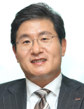 송진규(기업인/메리츠화재사장)
송진규(사진) 사장은 “메리츠화재가 올해 창립 90주년을 맞아 보험시장의 패러다임을 바꾸는 보험상품을 통해 새로운 길을 제시하겠다” 며 “고객이 원하는 최상의 보장과 보험료 할인 혜택을 제공해 나갈 것”이라고 밝혔다.