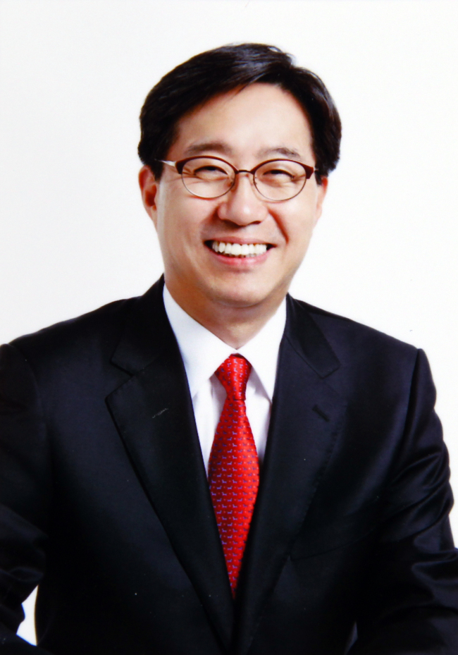 Jhun Ha-jin
Jhun Ha-jin