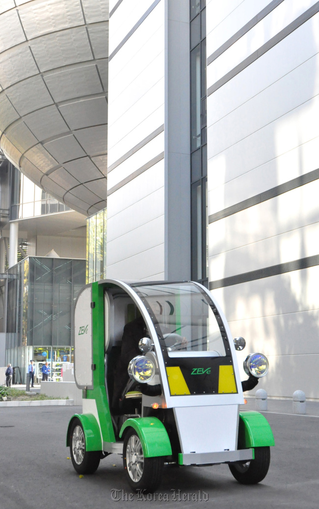 The ZEVe electric single-seater vehicle developed by Town EV Corp.   Bloomberg