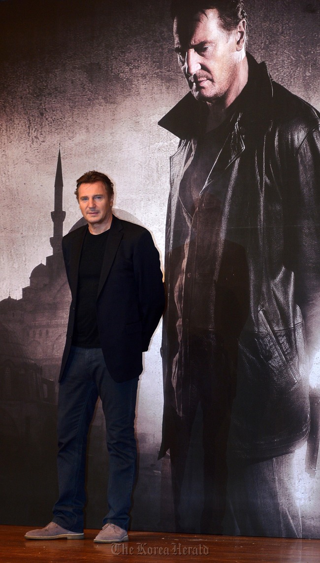 Irish actor Liam Neeson poses during a press conference in Seoul, Monday.   Lee Sang-sub/The Korea Herald