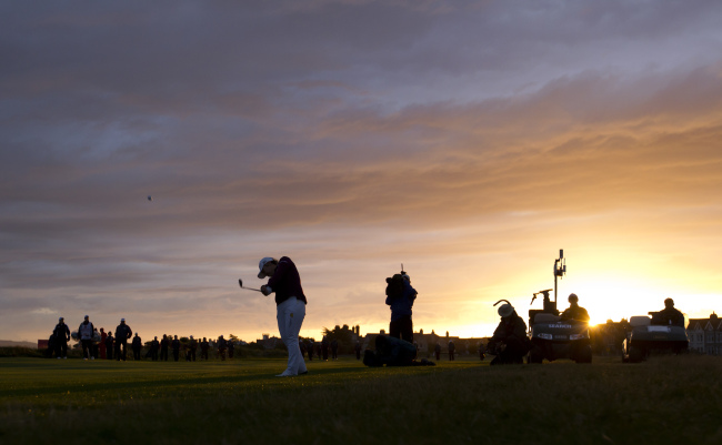 신지애(골프선수)
Korea’s Shin Ji-yai plays her second shot on the final hole at the Women’s British Open on Sunday.   AP-Yonhap News