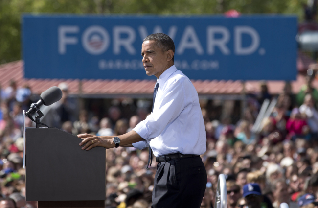 버락 오바마(Barack Obama/정치인/미국대통령)
President Barack Obama pauses as he speaks in Golden, Colorado.   AP-Yonhap News