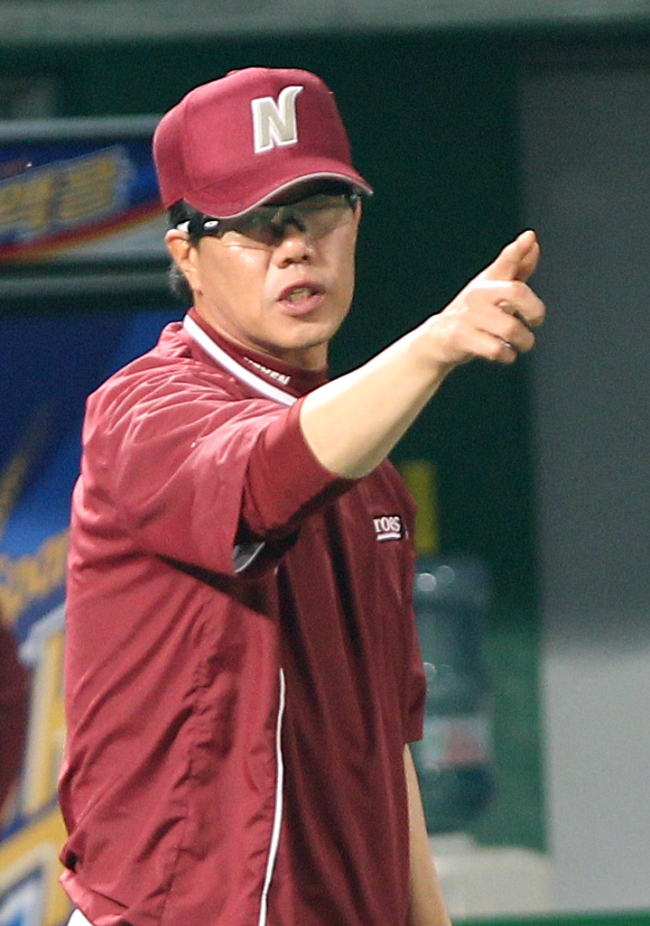 김시진(야구감독)
Kim Si-jin became the Heroes’ manager in 2009.   Yonhap News
