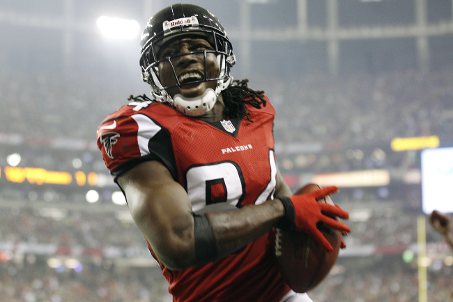 Atlanta Falcons wide receiver Roddy White celebrates his touchdown against the Denver Broncos on Monday.   AP-Yonhap News