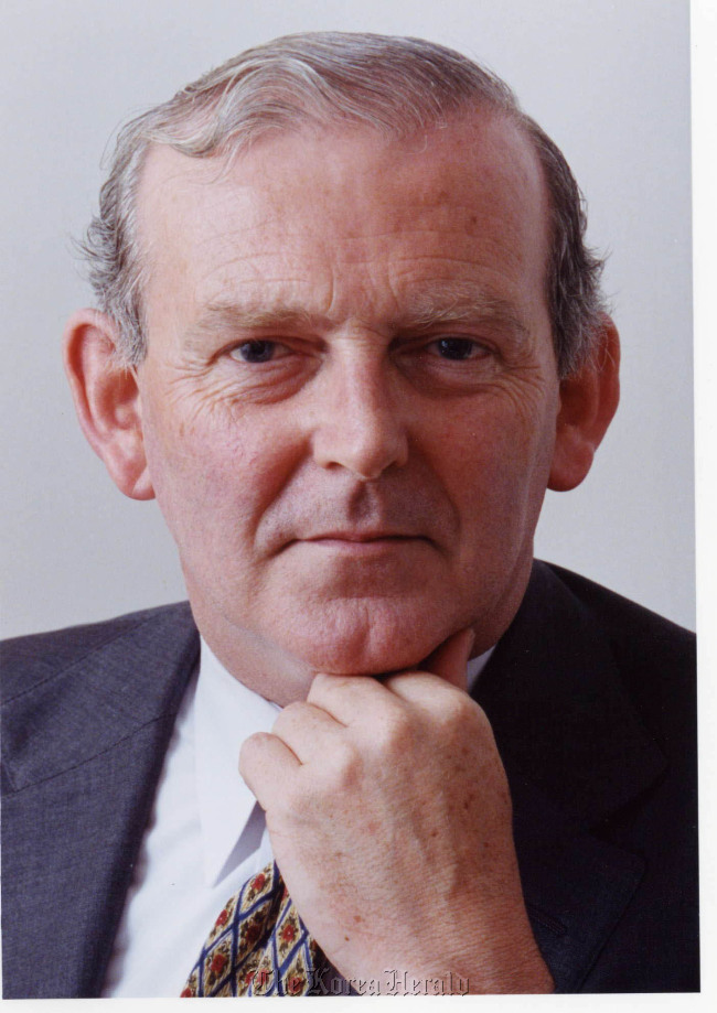 Paul Kennedy
Paul Kennedy