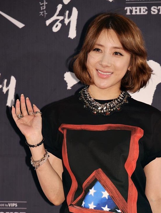 서인영(가수)
서인영 측 “쿠시와 열애설? 친한 친구사이”