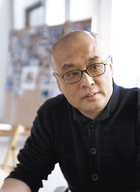 장샤오강(Zhang Xiaogang/화가)
The Herald Design Forum invites the world’s leading designers to share their ideas in design under the theme “Design Changes the World.”
The Design Forum will see 12 designers from the architecture to advertisement fields talk about the role of design today and in the future, and present new ideas and new directions in design through panel discussions and lectures.