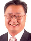 김창범(기업인/한화L&C대표)
한화L&C(대표 김창범ㆍ사진)는 상생협력 차원에서 400억원 규모의 구매대금을 추석 전에 조기 지급한다고 19일 밝혔다. 매년 명절을 앞두고 구매대금을 조기 지급해온 한화L&C는 물품대금 현금지급, 긴급자금 조기지급뿐만 아니라 시설자금의 경우 협력업체의 요청이 있을 때는 상생협력펀드를 지원하는 등 상생을 위해 재무적 지원을 아끼지 않고 있다.