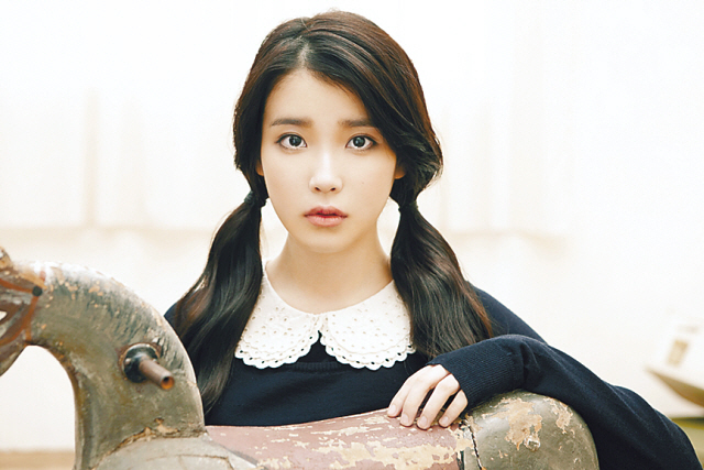 아이유(이지은/가수)
IU on Billboard‘s top 21 list for underage musicians