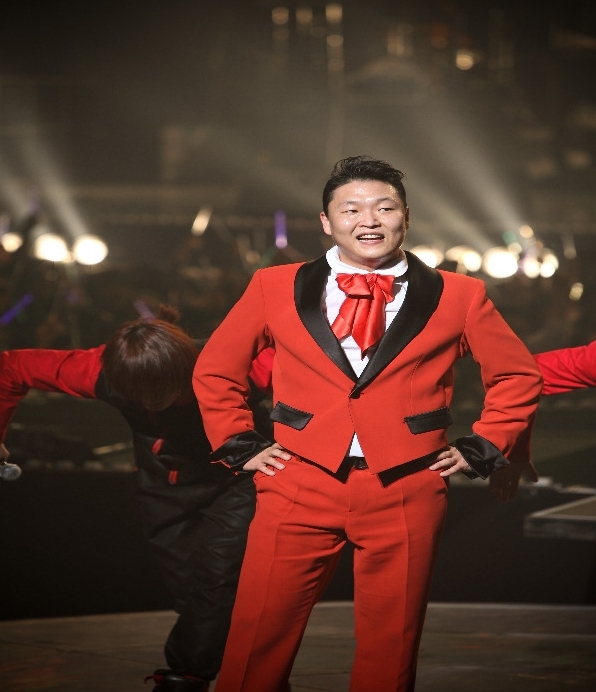 싸이(박재상/가수/음악PD)
싸이 ‘강남스타일’ 빌보드 핫100차트 11위 급상승