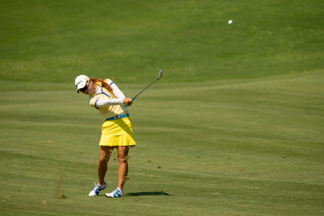 Korea’s Park Hee-young tees off on the 18th hole at the Navistar LPGA Classic on Thursday.   AFP-Yonhap News