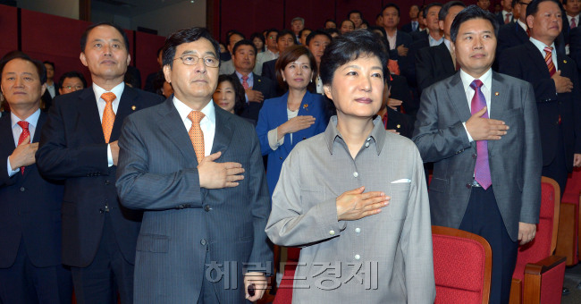 박근혜 새누리당 대선후보가  21일 판교 테크노벨리 글로벌 R&D센타에서 열리는 경기도 광역 기초의원 워크샹에 참석하고 있다. 박현구 기자phko@heraldcorp.com