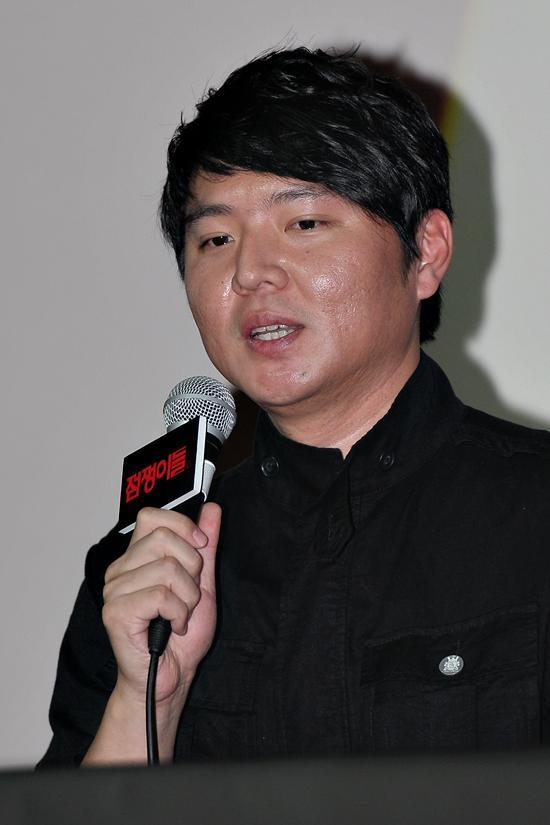 신정원(영화감독)
신정원 감독 “‘점쟁이들’? 전작 잇는 코믹호러 3부작 완결편”
