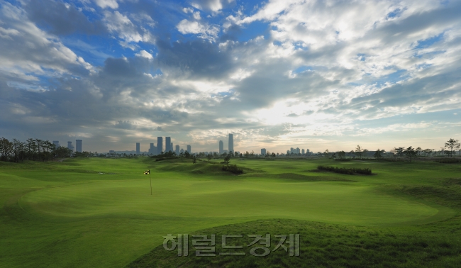 송도 잭니클라우스