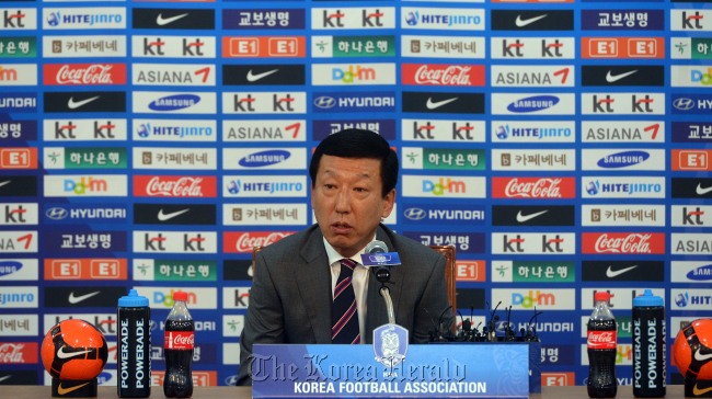 Head coach Choi Kang-hee speaks during a press conference in Seoul on Wednesday.   Lee Sang-sub/The Korea Herald