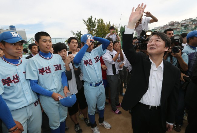 본격 검증 시작도 안했는데…가랑비에 옷젖는 안철수