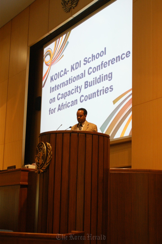 Ahmed Shide, minister for finance and economic development of Ethiopia, delivers a welcome speech during the KOICA-KDI international conference at the United Nations Conference Center in Addis Ababa, Ethiopia on Tuesday.   KDI School of Public Policy and Management