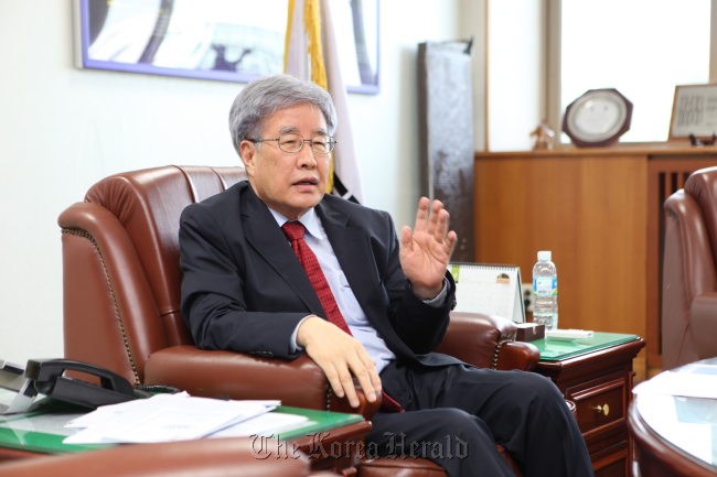 김영길(한동대총장)
Kim Young-gil, president of Handong Global University.   HGU