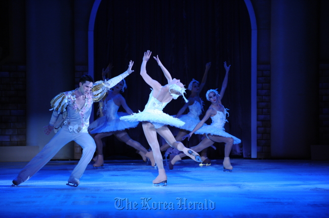 A scene from Russia’s Bobrin Ice Theatre’s “Swan Lake”   Moonhwaicon