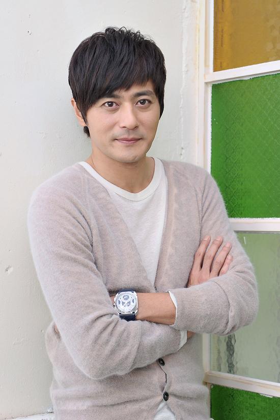 장동건(배우)
장동건 “sm행, 더 발전할 수 있도록...”