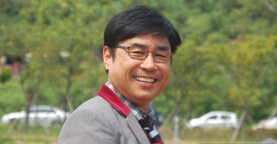 박호남(작가)
무궁화 문학상 대상 박호남 작가, “내 맘 속 ‘무궁화’는 경찰”