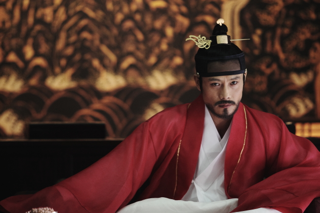 이병헌(배우)
‘광해’ 800만돌파, ‘도둑들’ 이어 천만 영화 또 나오나?
