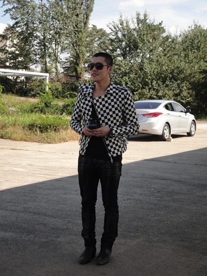 이현(가수/에이트/옴므)
‘입대’ 이현 “군생활 즐기다 오겠다” 소감