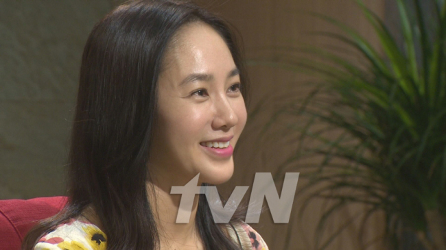 박주미(배우)
배우 박주미가 동갑내기 스타 장동건의 신인시절을 언급했다. 박주미는 10일 방송되는 tvN ‘백지연의 피플인사이드'에 출연해 “장동건과는 모 방송사 공채 탤런트 입사 동기로 인연을 맺었다”면서 “최근 ‘신사의 품격'에서 다시 장동건을 만났는데, 20년 전처럼 여전히 착하고 배려심이 깊은 사람이더라”고 말했다.