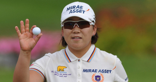 박인비(골프선수)
골프/박인비 최나연 신지애 ‘LPGA 상금왕 3파전’-이번주부터 아시안시리즈 4개 대회서 결판