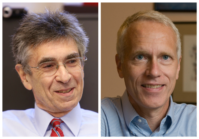 <YONHAP PHOTO-0074> In this combination of photos made Wednesday, Oct. 10, 2012, Duke University professor Robert Lefkowitz, left, is seen at his office in Durham, N.C., and Stanford University professor Brian Kobilka is seen at his home in Palo Alto, Calif., after they were named winners of the 2012 Nobel Prize in Chemistry. The two American researchers won the Nobel Prize in chemistry Wednesday for studies of protein receptors that let body cells sense and respond to outside signals like danger or the flavor of food. Such studies are key for developing better drugs. (AP Photo/Ted Richardson, left; Stanford University, Linda A. Cicero, right)/2012-10-11 01:03:42/ <저작권자 ⓒ 1980-2012 ㈜연합뉴스. 무단 전재 재배포 금지.>
Duke University professor Robert Lefkowitz (left) and Stanford University professor Brian Kobilka
AP-Yonhap News