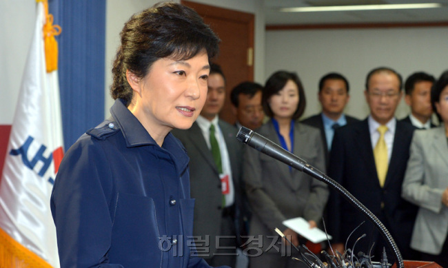 박근혜(국회의원/새누리당)
박근혜 대통합·쇄신 본격 착수… ‘세갈래 새누리’ 하나로 묶다
