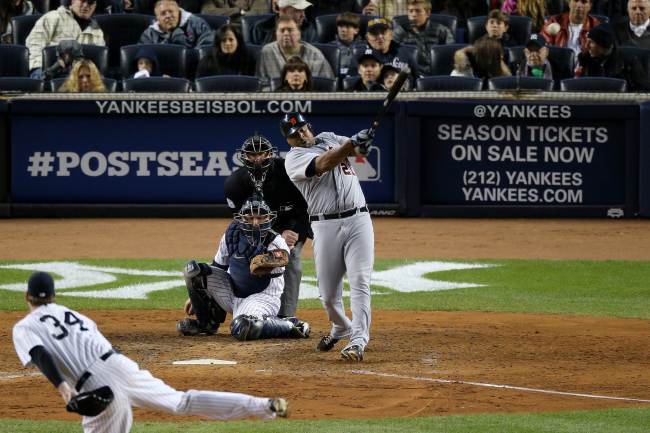 <YONHAP PHOTO-0547> NEW YORK, NY - OCTOBER 13: Delmon Young #21 of the Detroit Tigers hits a solo home run in the top of the eighth inning against the New York Yankees during Game One of the American League Championship Series at Yankee Stadium on October 13, 2012 in the Bronx borough of New York City, New York. Bruce Bennett/Getty Images/AFP== FOR NEWSPAPERS, INTERNET, TELCOS & TELEVISION USE ONLY ==../2012-10-14 11:49:50/ <저작권자 ⓒ 1980-2012 ㈜연합뉴스. 무단 전재 재배포 금지.>
Tigers outfielder Delmon Young hits a solo home run in the eighth inning.
AFP-Yonhap News