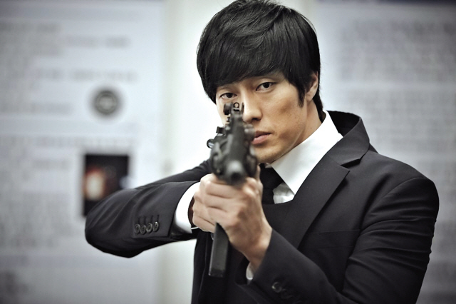 소지섭(배우)
Actor So Ji-sub stars as a professional killer in his latest film “A Company Man.” (Showbox/Mediaplex)